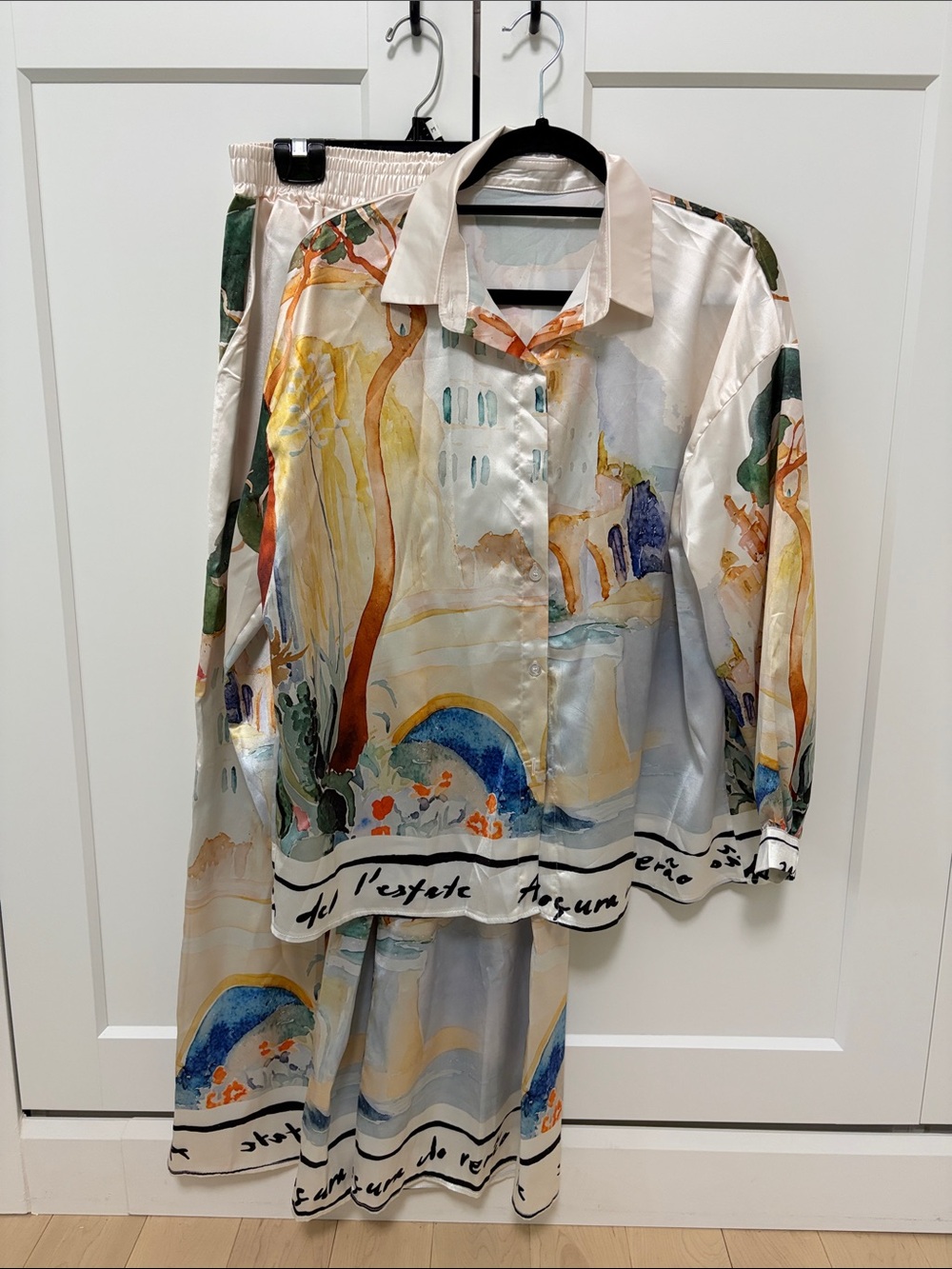 Silk-Feel Abstract Print Button-Up Shirt in Cream Multicolor